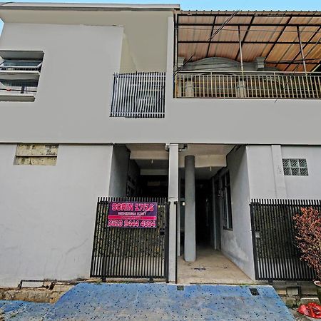 Oyo Life 91592 Aaliya Guest House Syariah Lebakwangi ภายนอก รูปภาพ
