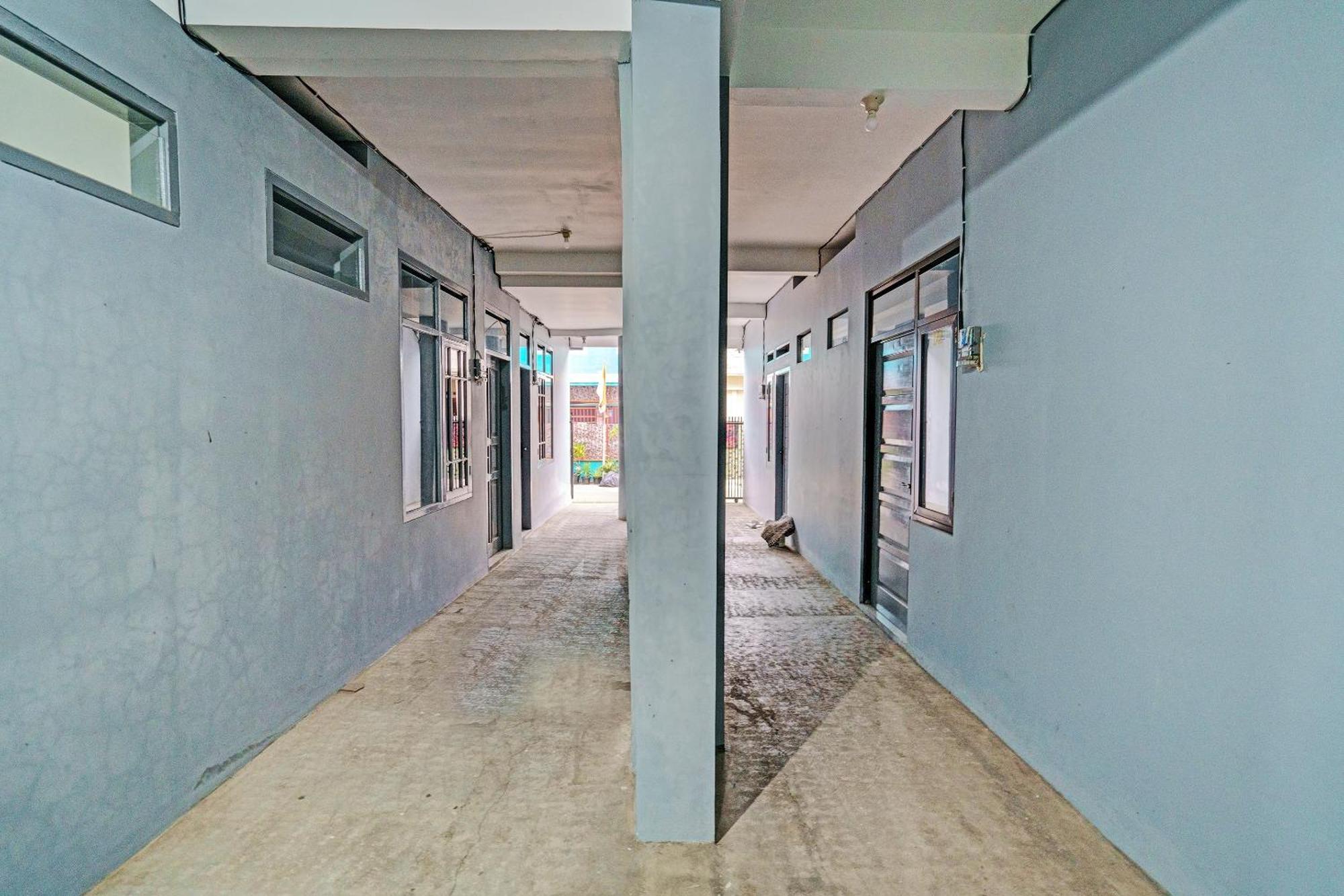 Oyo Life 91592 Aaliya Guest House Syariah Lebakwangi ภายนอก รูปภาพ