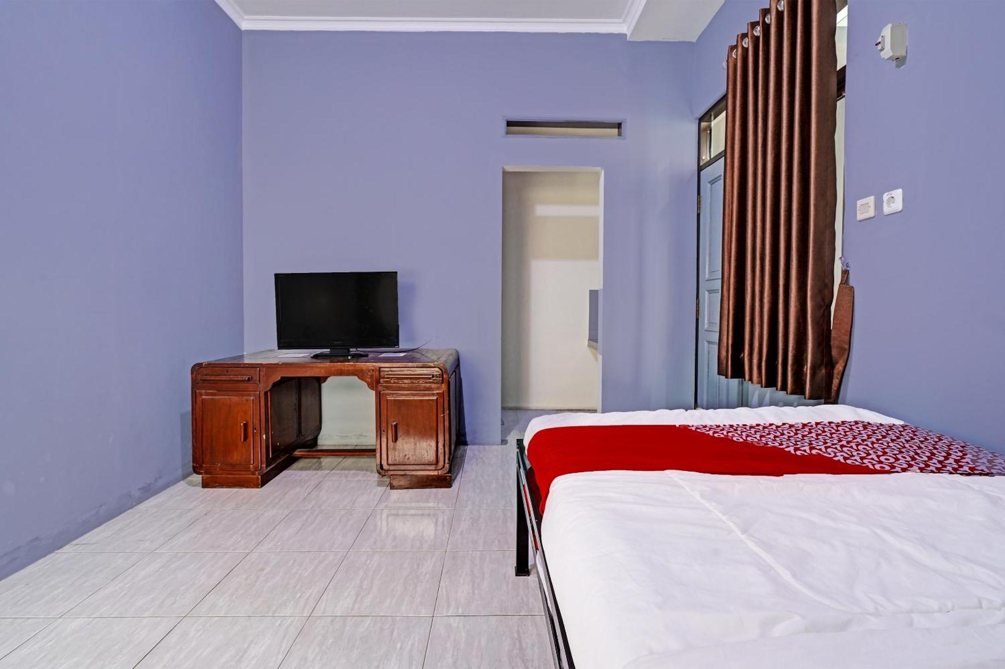 Oyo Life 91592 Aaliya Guest House Syariah Lebakwangi ภายนอก รูปภาพ
